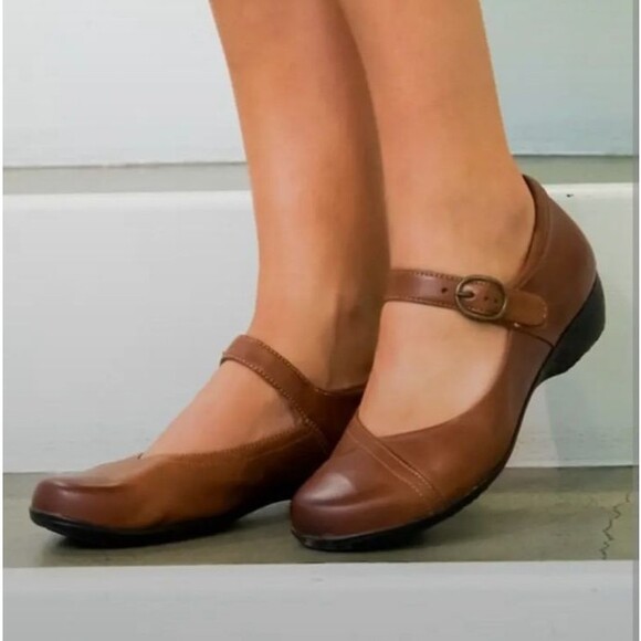 Dansko Fawna Many Jane Comfort Shoes Flats Brown Leather Closed Toe Size 40 9.5 - Picture 1 of 13
